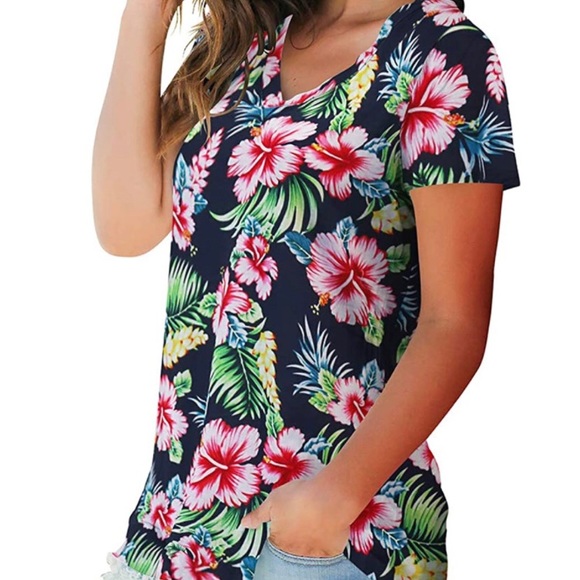 Fun Floral Top - Picture 2 of 5